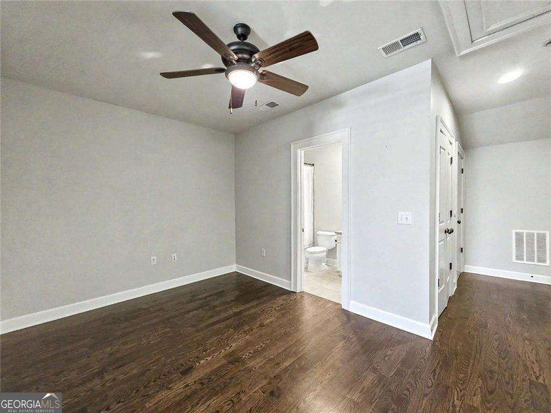 Photo 31 of 302 Riversgate Drive #55