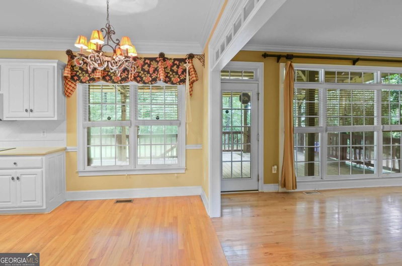 Photo 17 of 1091 Glenwood Lane