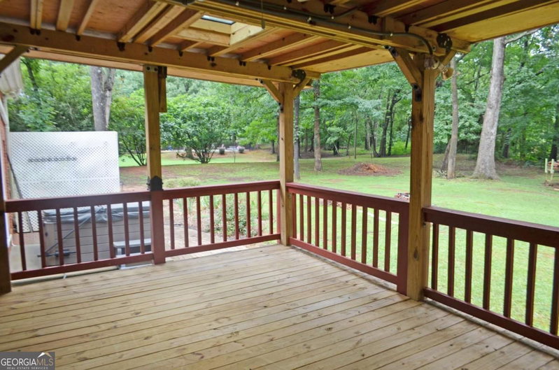 Photo 7 of 1091 Glenwood Lane