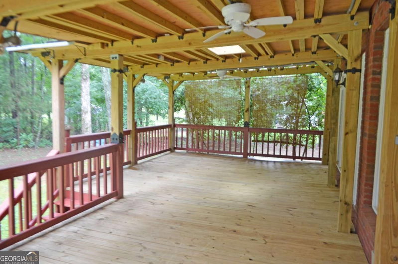 Photo 8 of 1091 Glenwood Lane