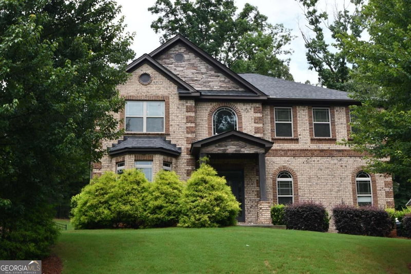 Photo 2 of 1140 Riverhill Drive