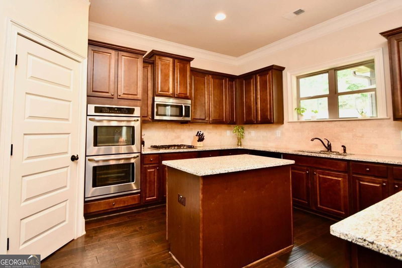Photo 9 of 1140 Riverhill Drive