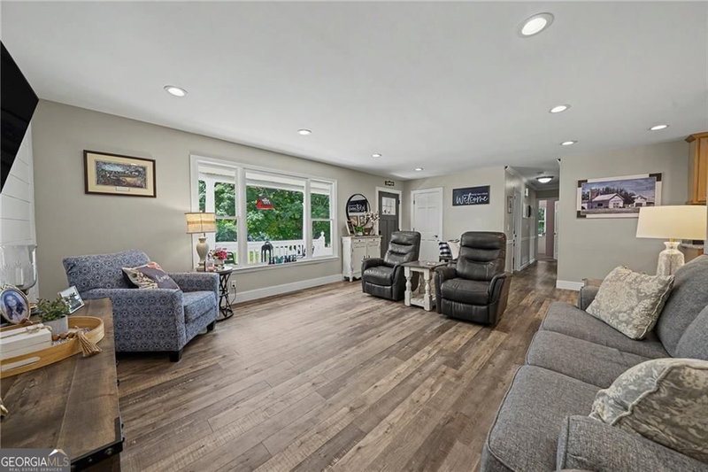 Photo 11 of 851 Lacy Road