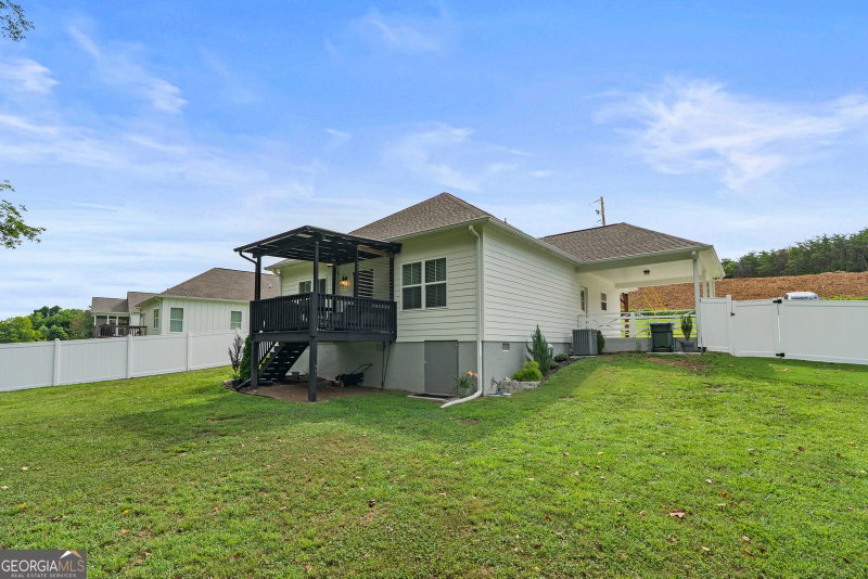 Photo 32 of 230 Campbell Street