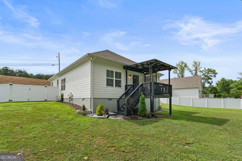 Photo 33 of 230 Campbell Street