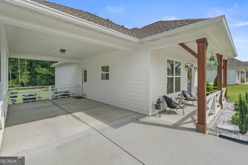 Photo 6 of 230 Campbell Street