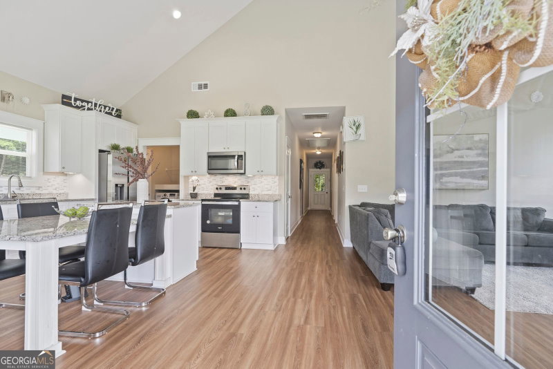 Photo 8 of 230 Campbell Street