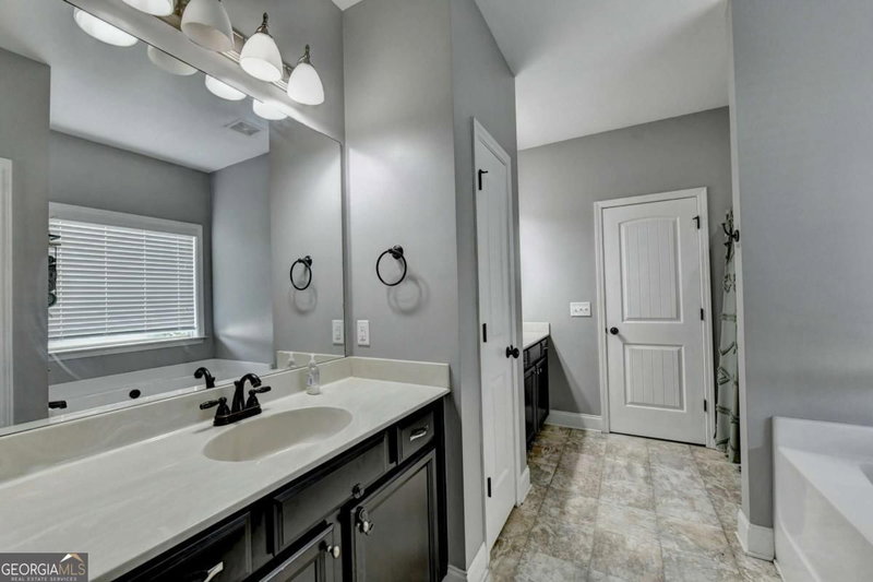 Photo 34 of 4331 Highland Gate Parkway