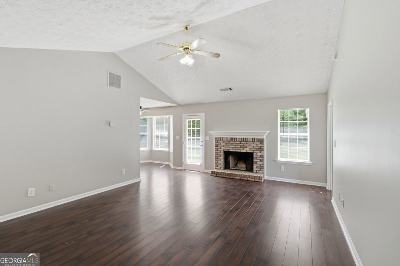 Photo 6 of 1452 Stroud Road