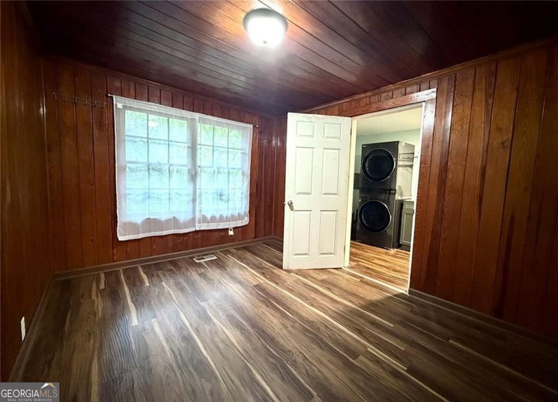 Photo 14 of 2246 Rhinehill Road