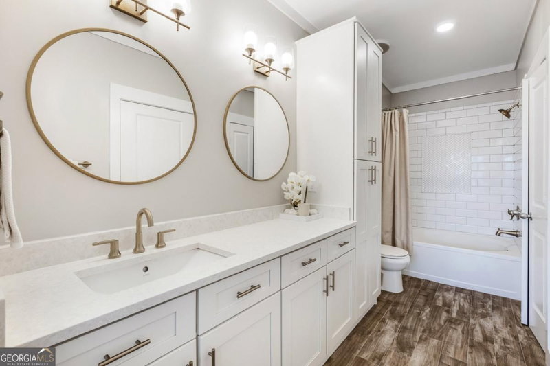 Photo 17 of 821 Ralph McGill Boulevard #2405