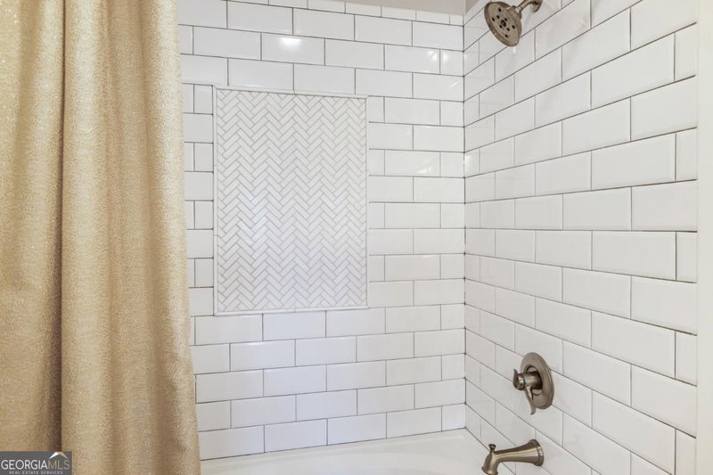 Photo 19 of 821 Ralph McGill Boulevard #2405