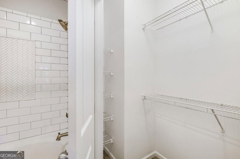 Photo 20 of 821 Ralph McGill Boulevard #2405