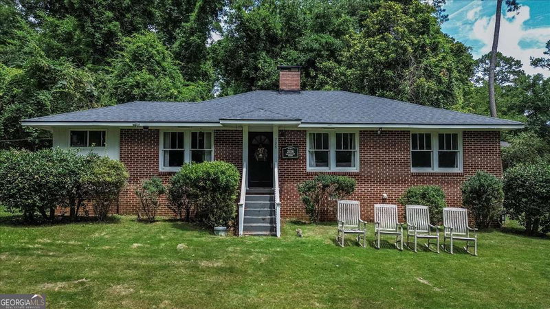 Photo 3 of 208 Briarcliff Road