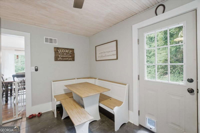 Photo 10 of 208 Briarcliff Road