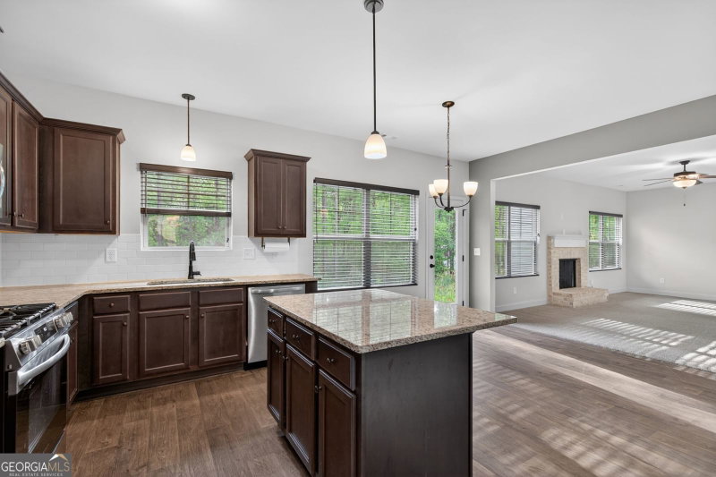 Photo 3 of 1180 Awenasa Drive