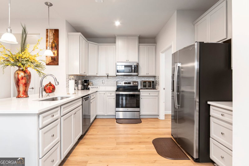Photo 7 of 420 Bancroft Street