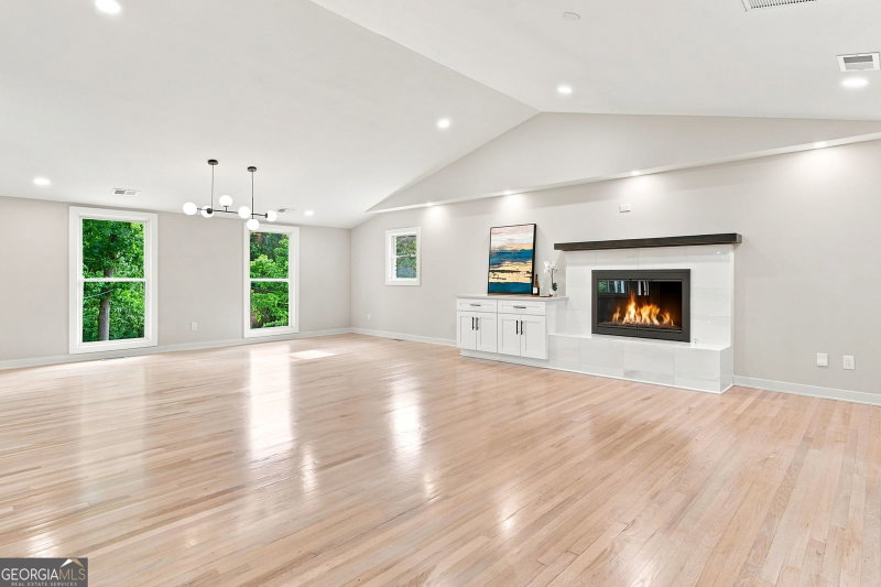 Photo 19 of 2618 Beechwood Drive