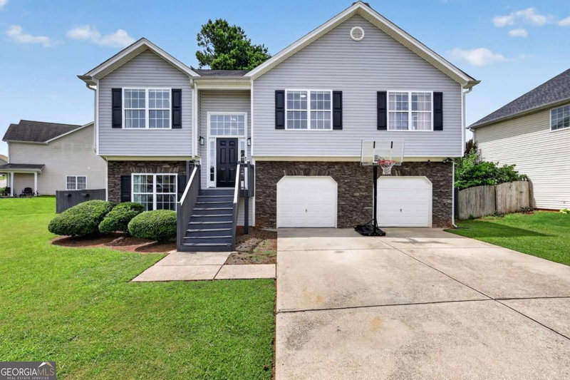 661 Nine Oaks Circle