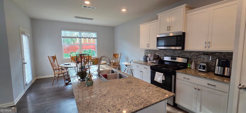 Photo 10 of 5551 Foxglove Way