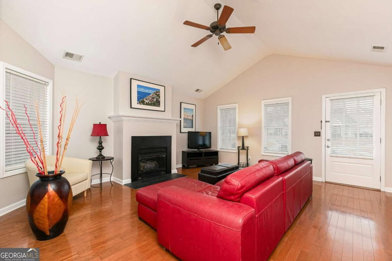 Photo 5 of 5011 Kathryn Glen Drive