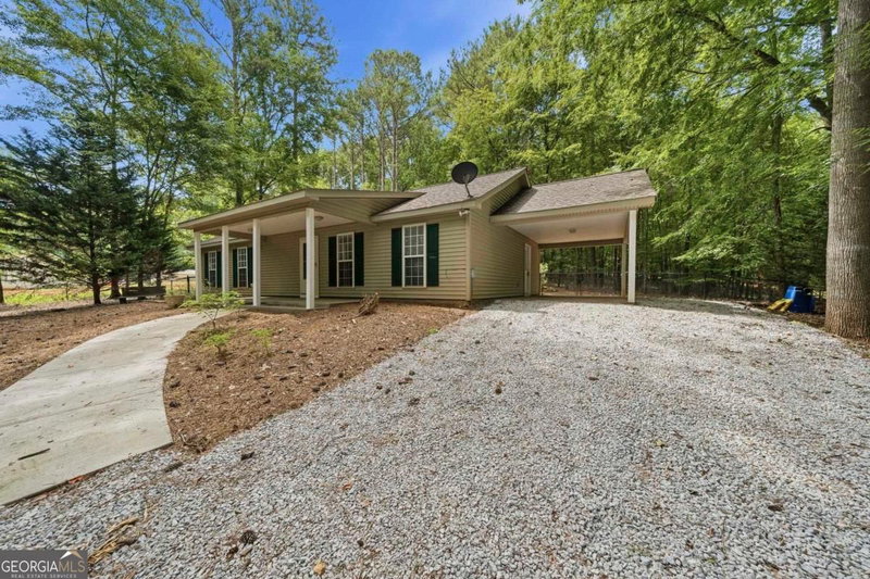Photo 3 of 372 East Riverbend Drive