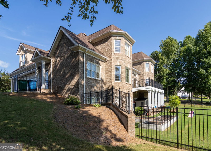 Photo 9 of 105 Murfield Way
