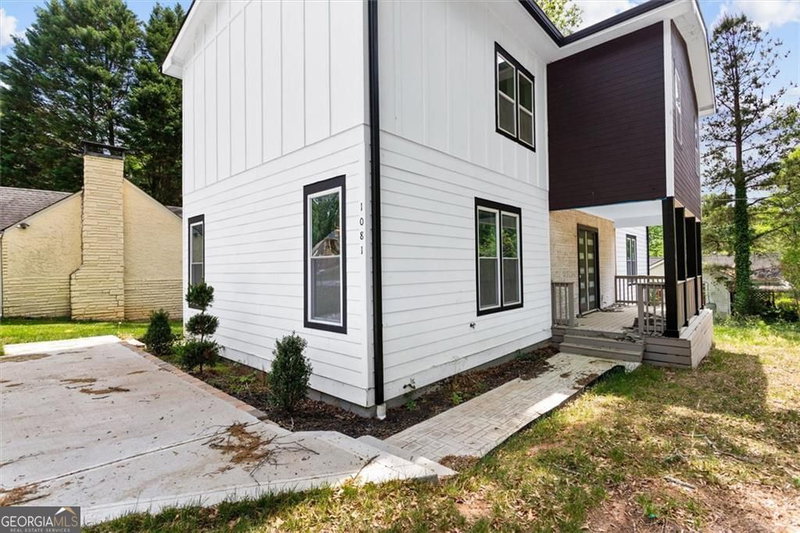 Photo 4 of 1081 Napier Street SE