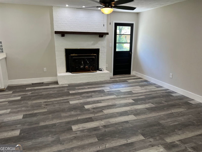 Photo 13 of 415 Crabapple Road