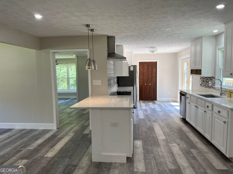 Photo 16 of 415 Crabapple Road
