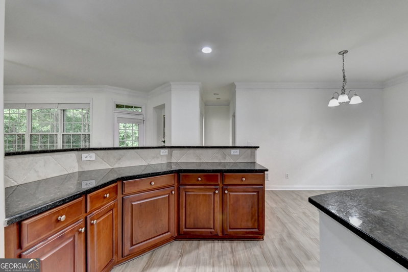 Photo 34 of 2511 Royston Drive