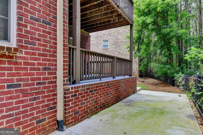 Photo 5 of 2511 Royston Drive