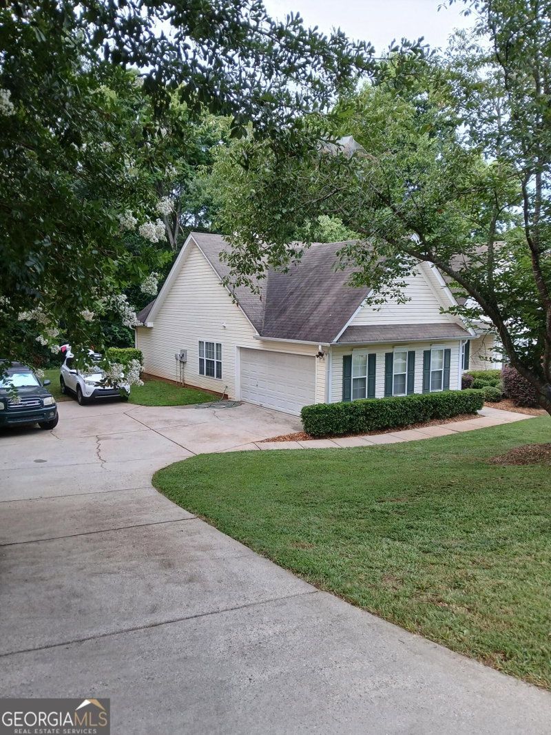 Photo 2 of 3207 Rose Petal Street