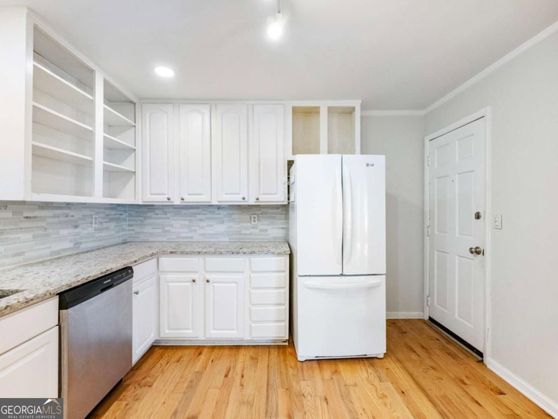 Photo 11 of 346 Carpenter Drive #72
