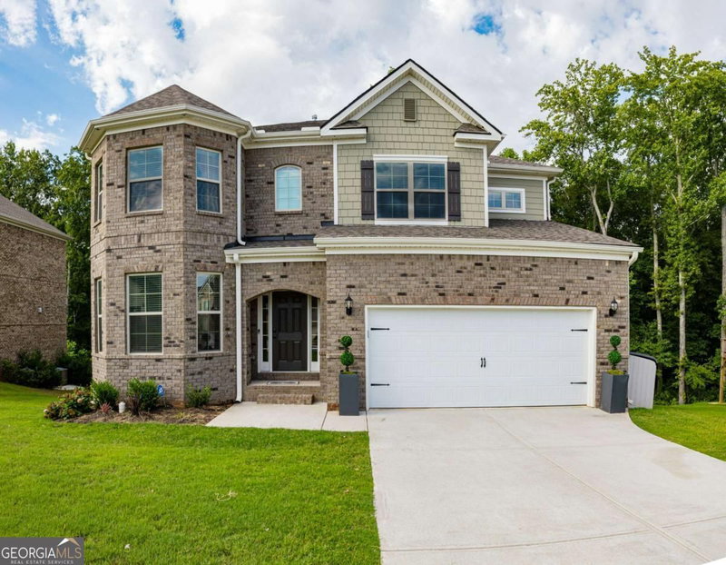 390 Sawgrass View