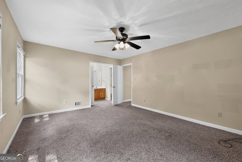 Photo 9 of 575 Oak Springs Drive NW