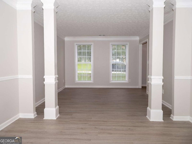 Photo 3 of 1860 Pinehurst View Drive