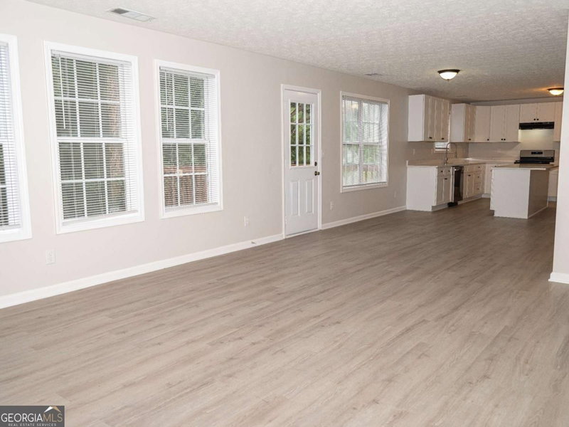 Photo 8 of 1860 Pinehurst View Drive