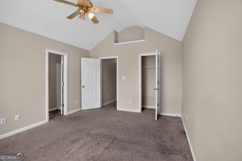 Photo 5 of 6138 Idlewood Manor