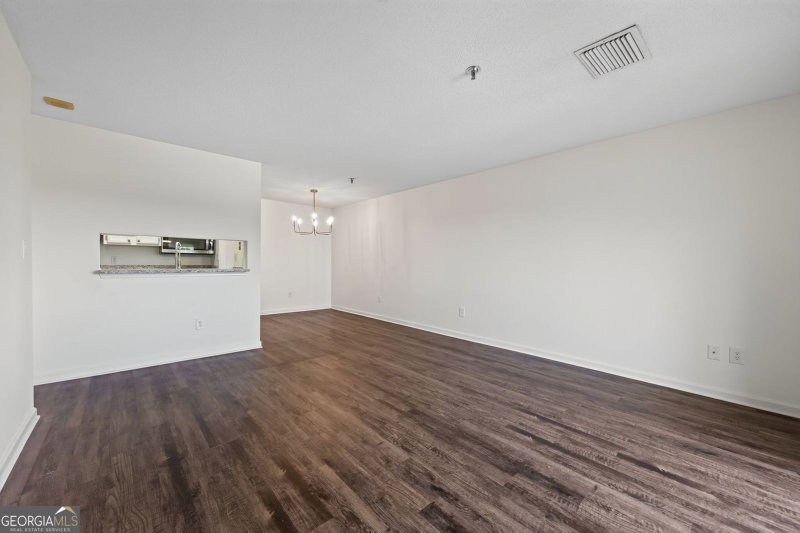 Photo 18 of 300 Johnson Ferry Road NE #B604