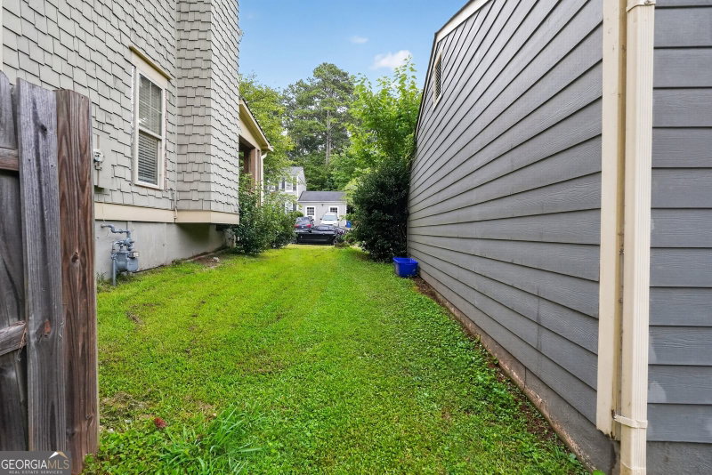 Photo 5 of 585 Woodcrest Manor Drive