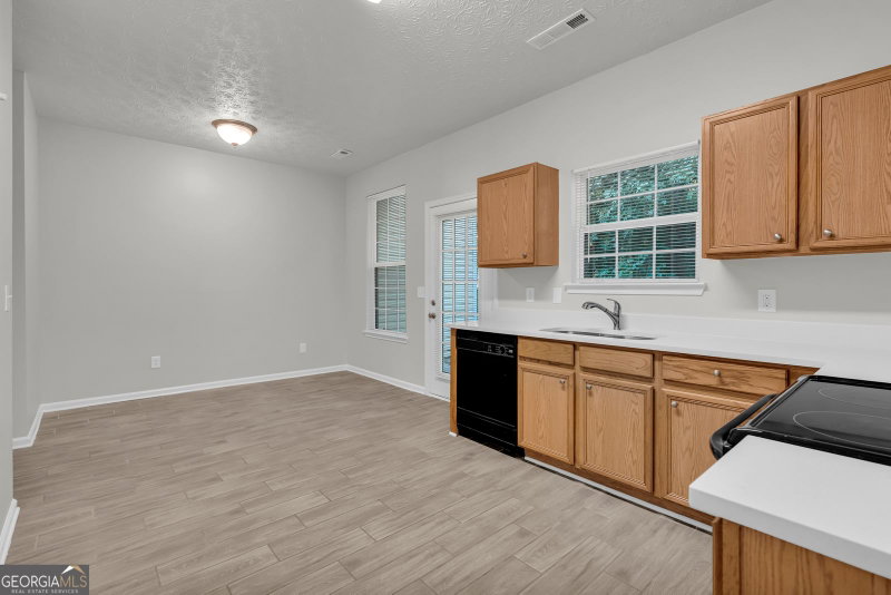Photo 12 of 6114 Camden Forrest Drive