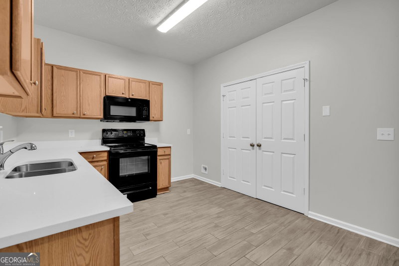 Photo 13 of 6114 Camden Forrest Drive