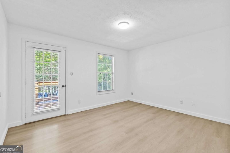 Photo 12 of 204 Berkeley Woods Drive