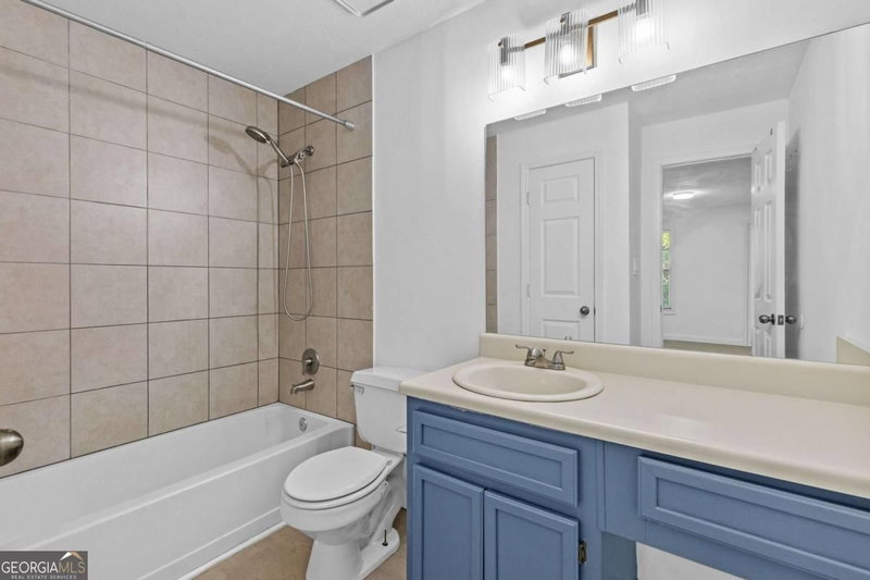 Photo 16 of 204 Berkeley Woods Drive