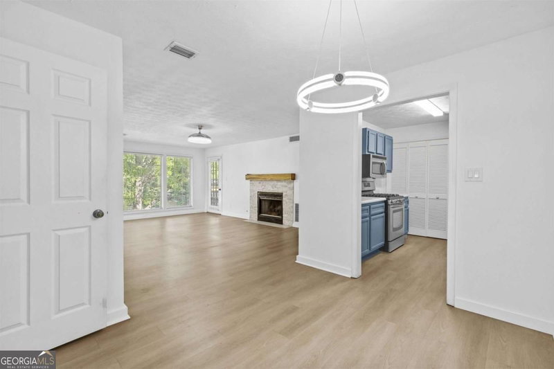 Photo 19 of 204 Berkeley Woods Drive
