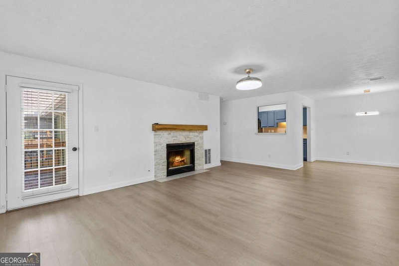 Photo 4 of 204 Berkeley Woods Drive