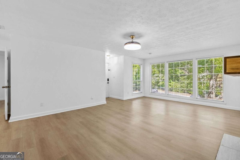 Photo 5 of 204 Berkeley Woods Drive