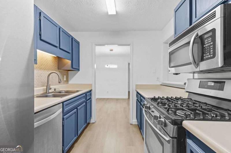 Photo 9 of 204 Berkeley Woods Drive
