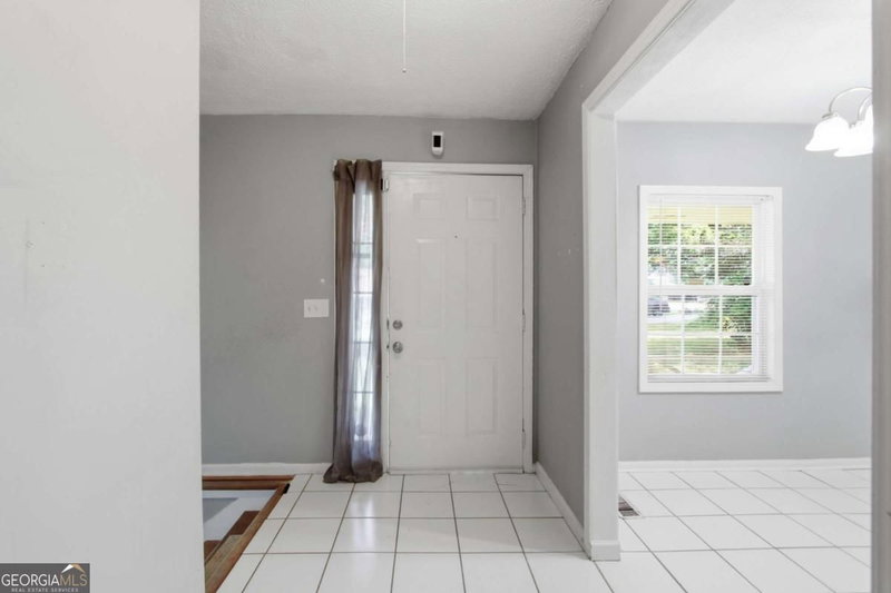 Photo 6 of 1614 Devon Court